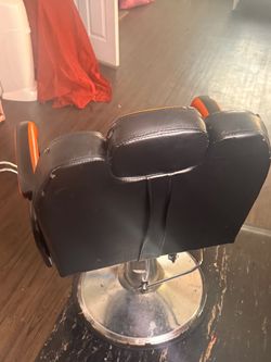 Styling chair
