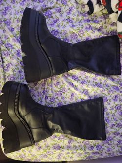 Demonia platforms wide calves size 9