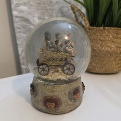 Sarah’s Attic Sarah’s Gang Musical Snowglobe S501 Vintage 1994 “That’s What Friends Are For”