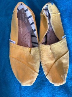 TOMS Classic Canvas Slip-On Shoes