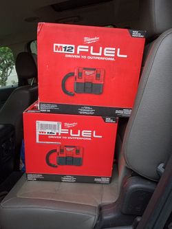Milwaukee FUEL M12 VACUUM (TOOL ONLY)