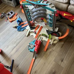 Hot Wheels Garage