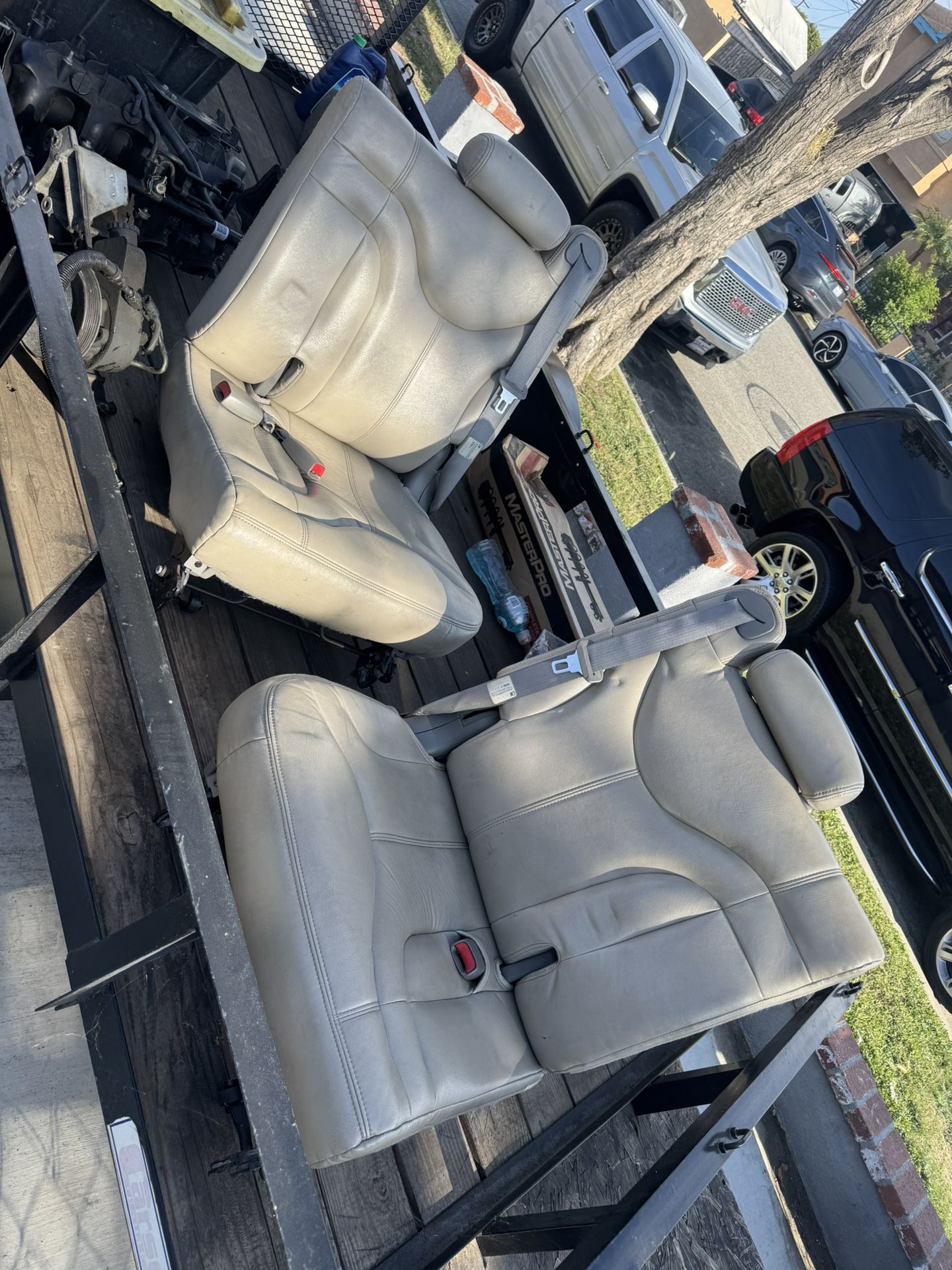 3rd seats escalade