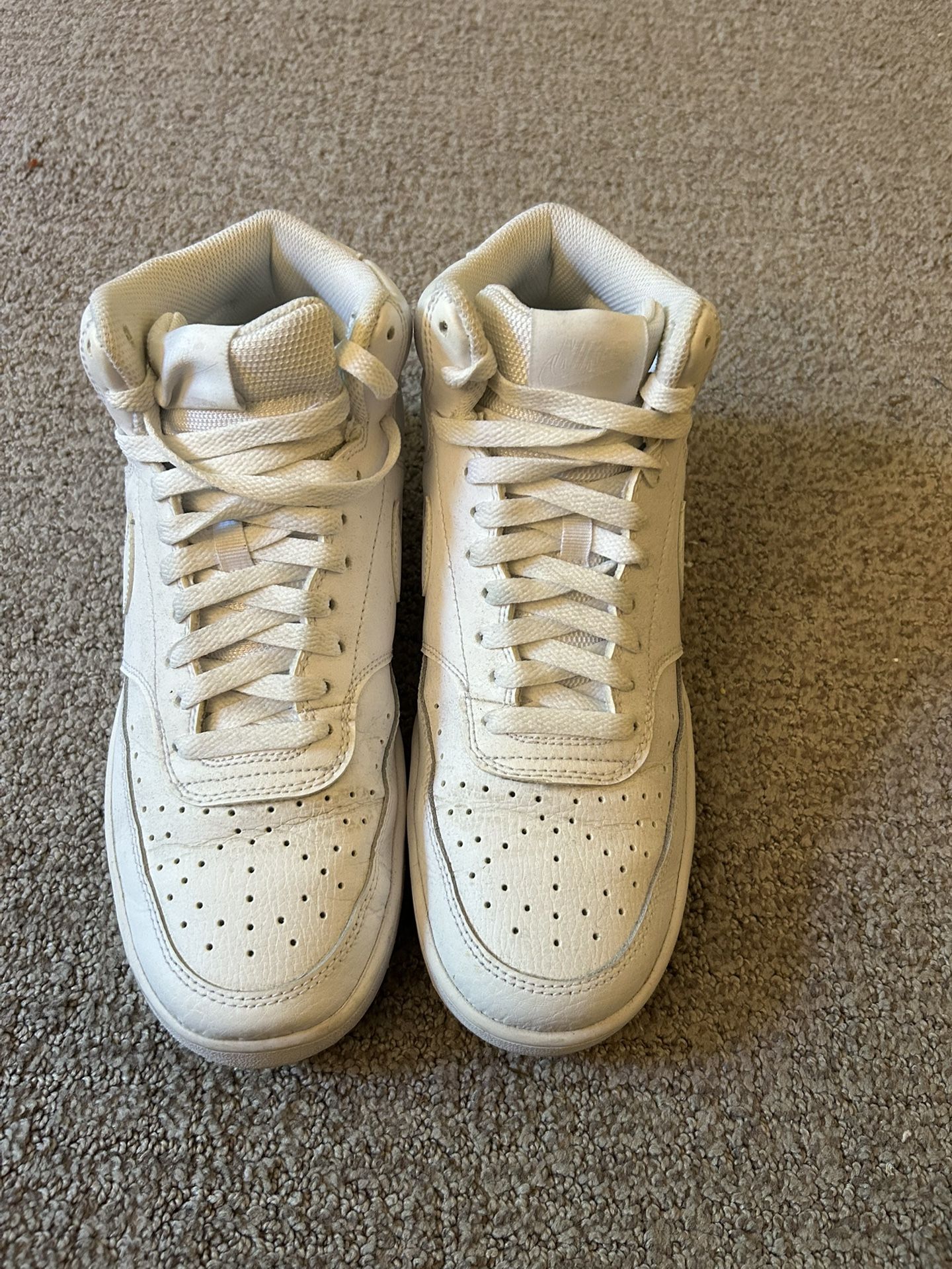 Menโs Gently Used Nike Basketball Shoes