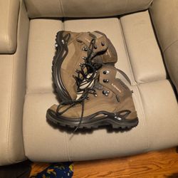 lowa boots 