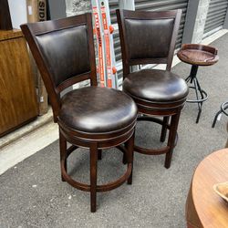 2 Bar Stools High Quality 