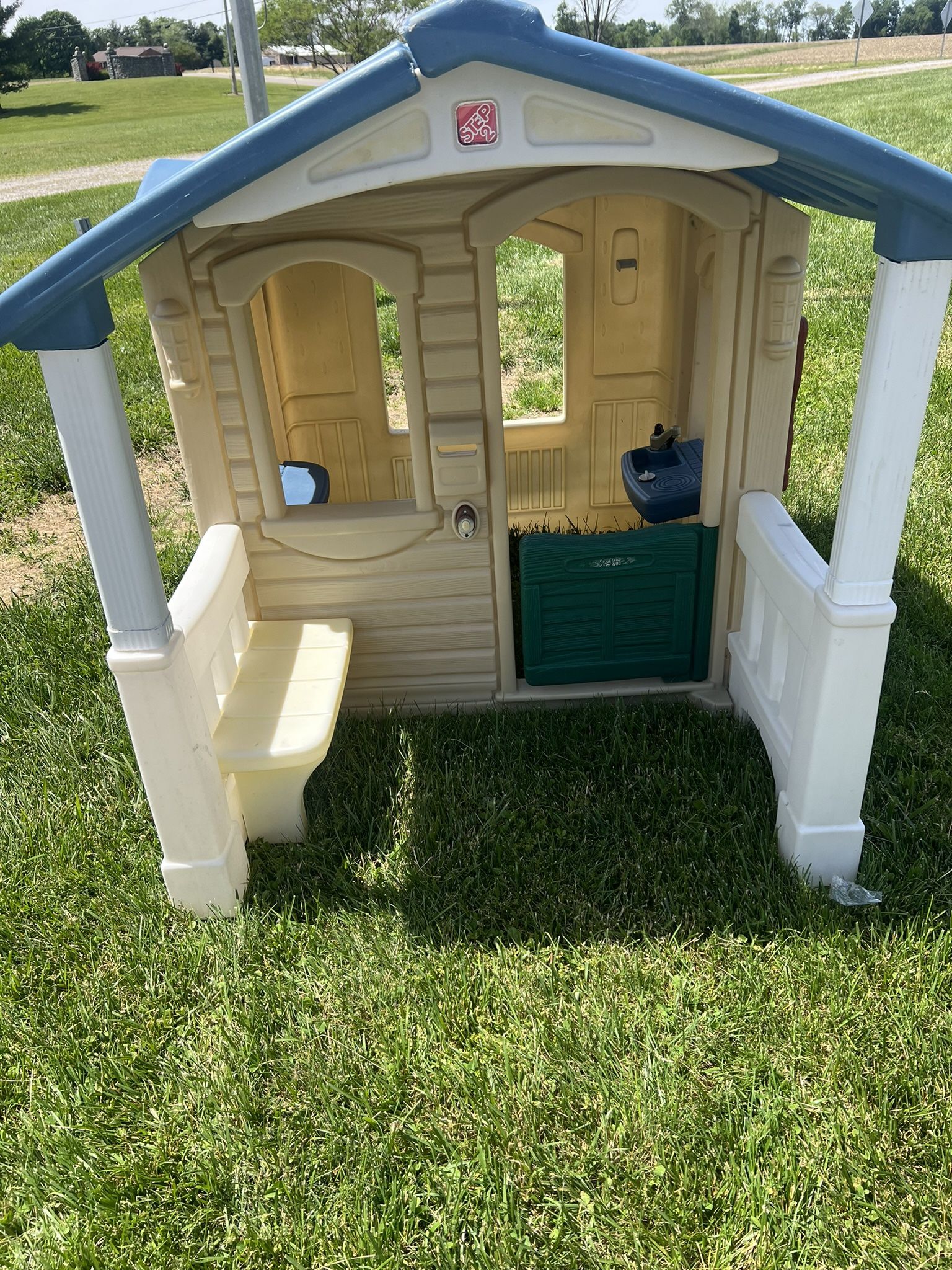 step2 naturally playful front porch play house