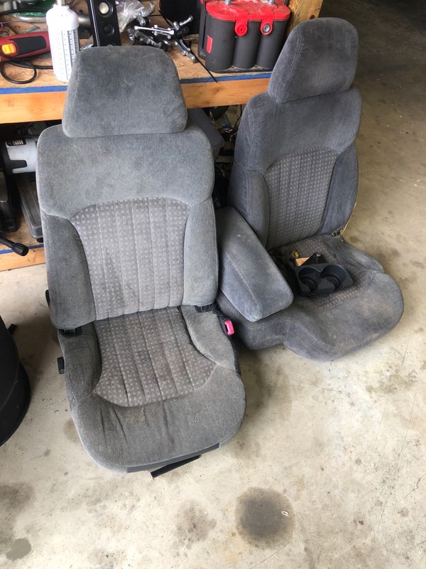 2001 Chevy s10 seats for Sale in Fairland, IN - OfferUp
