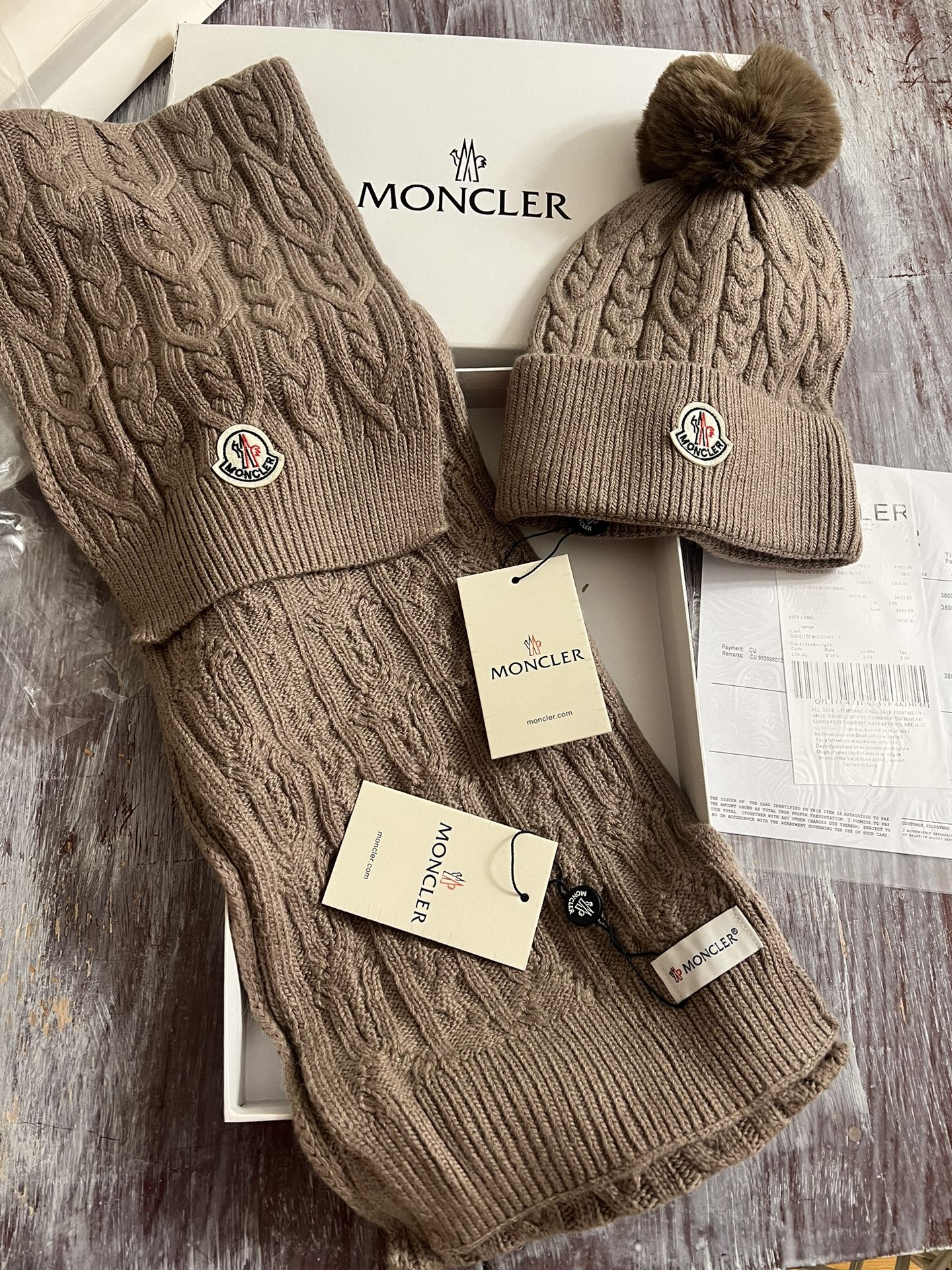Moncler Scarfs And Bennie