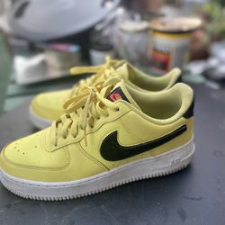 Nike Air Force 1 LV8