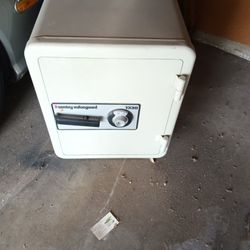 Sentry Valuegard 1330 Fire Resistance Safe