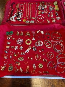 Beautiful collectible jewelry start $1 until $5
