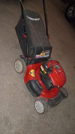Troy bilt 685 w 190 cc mower works perfect