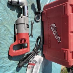 MILWAUKEE  1/2 "  right angle  drill. Model.  1107-1  Excellent  Condition