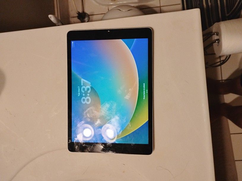 iPad 9th Generation Silver 64gb