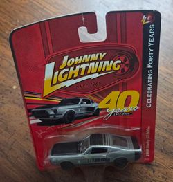 Johnny Lightning 40th Anniversary 1965 Chevy Impala SS Convertible 1:64