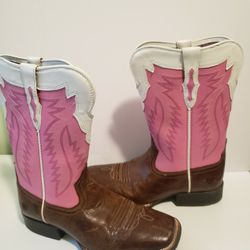 Ariat  Women's Size 4 Boots  Pink.  