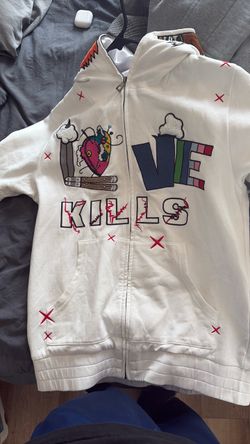 Love kills sweat suit