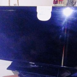Samsung 32"  LED HD TV  ** Not Smart T.V/***