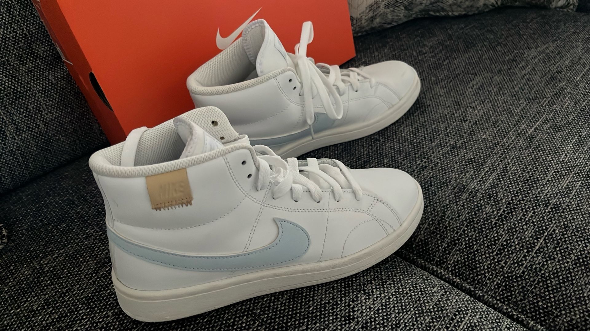 Nike Court Royal Mid