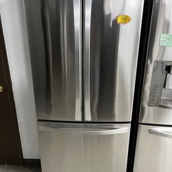 Kenmore Elite 33in. 3-Door French Door With Ice Maker In Freezer Refrigerator NOW $675‼️