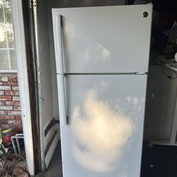 GE Top Freezer Refrigerator - White