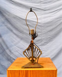Vintage Hubley Art Deco Cast Iron Table Lamp