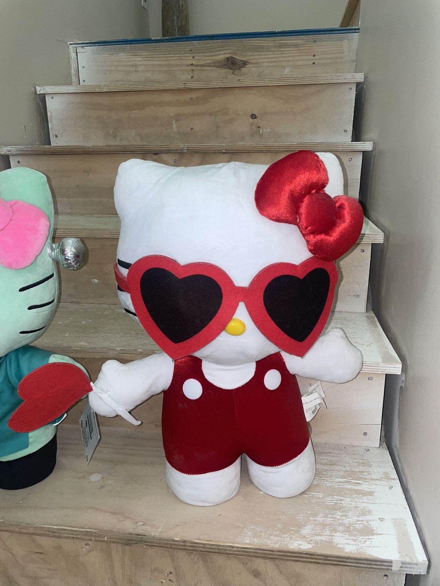 Hello Kitty Greeter