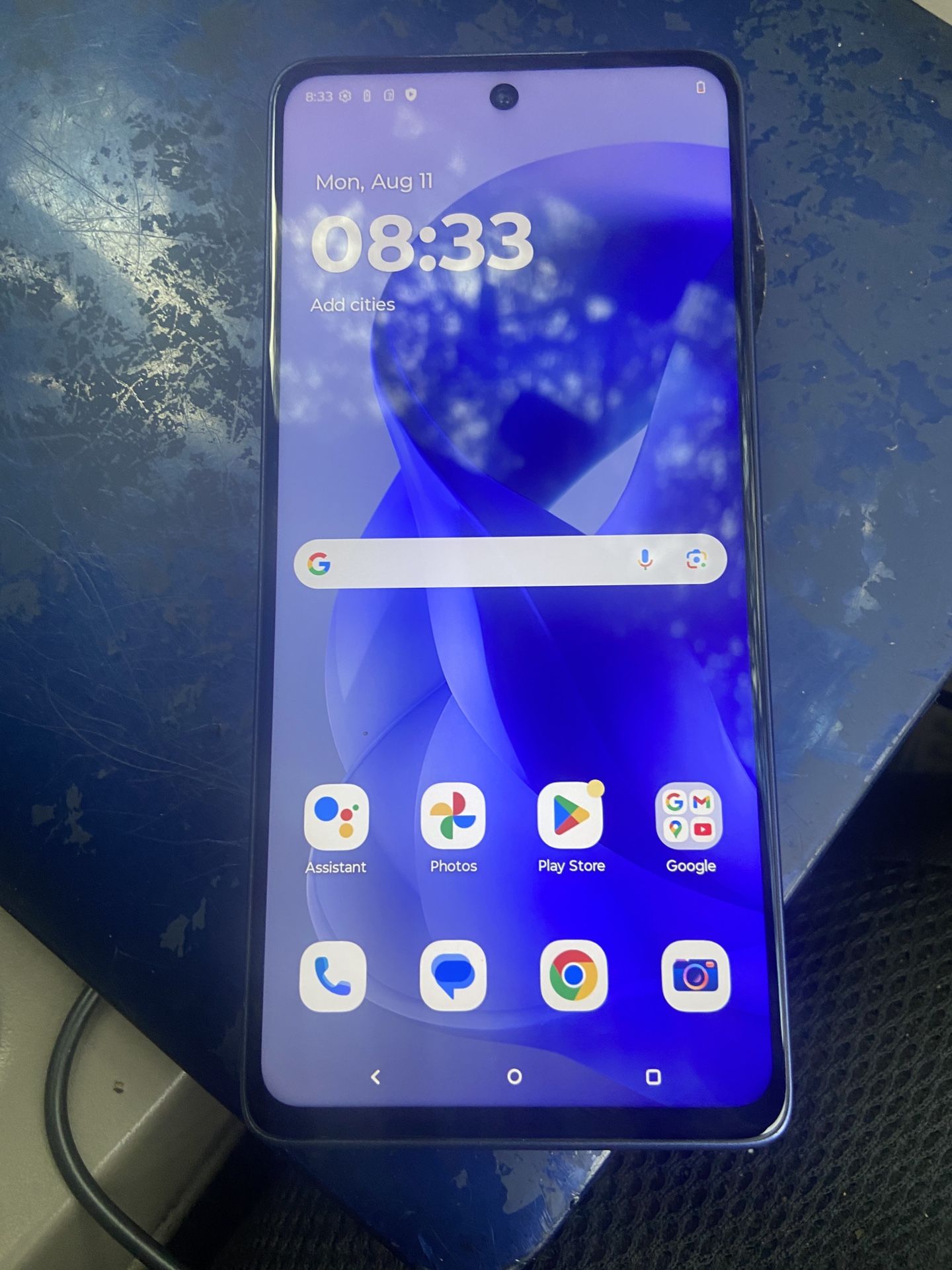 Motorola XT2515-2 android smart phone