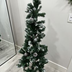 5ft Snow Flocked Unlit Pencil Christmas Tree Hinged Pine Cones New!