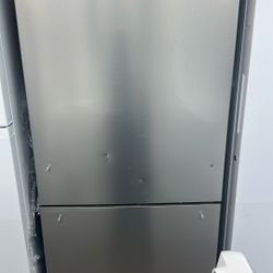 Mora Bottom Freezer Refrigerator Counter Depth (17.2 cu. ft) 