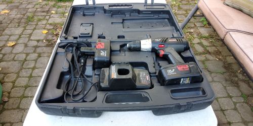 Craftsman 19.2 Power Drill 2 Batteries, Charger, Case