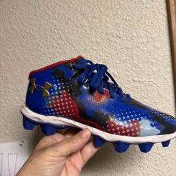 Football Cleats 4 Y