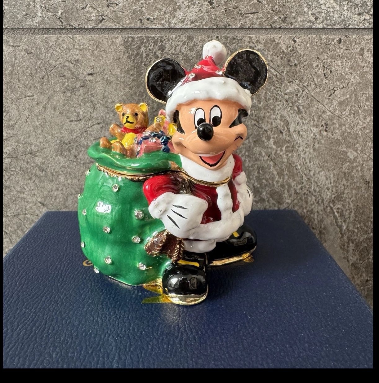 ARRIBAS BROTHERS DISNEY DISNEYLAND MK MICKEY MOUSE SANTA TRINKET BOX BP3812K1