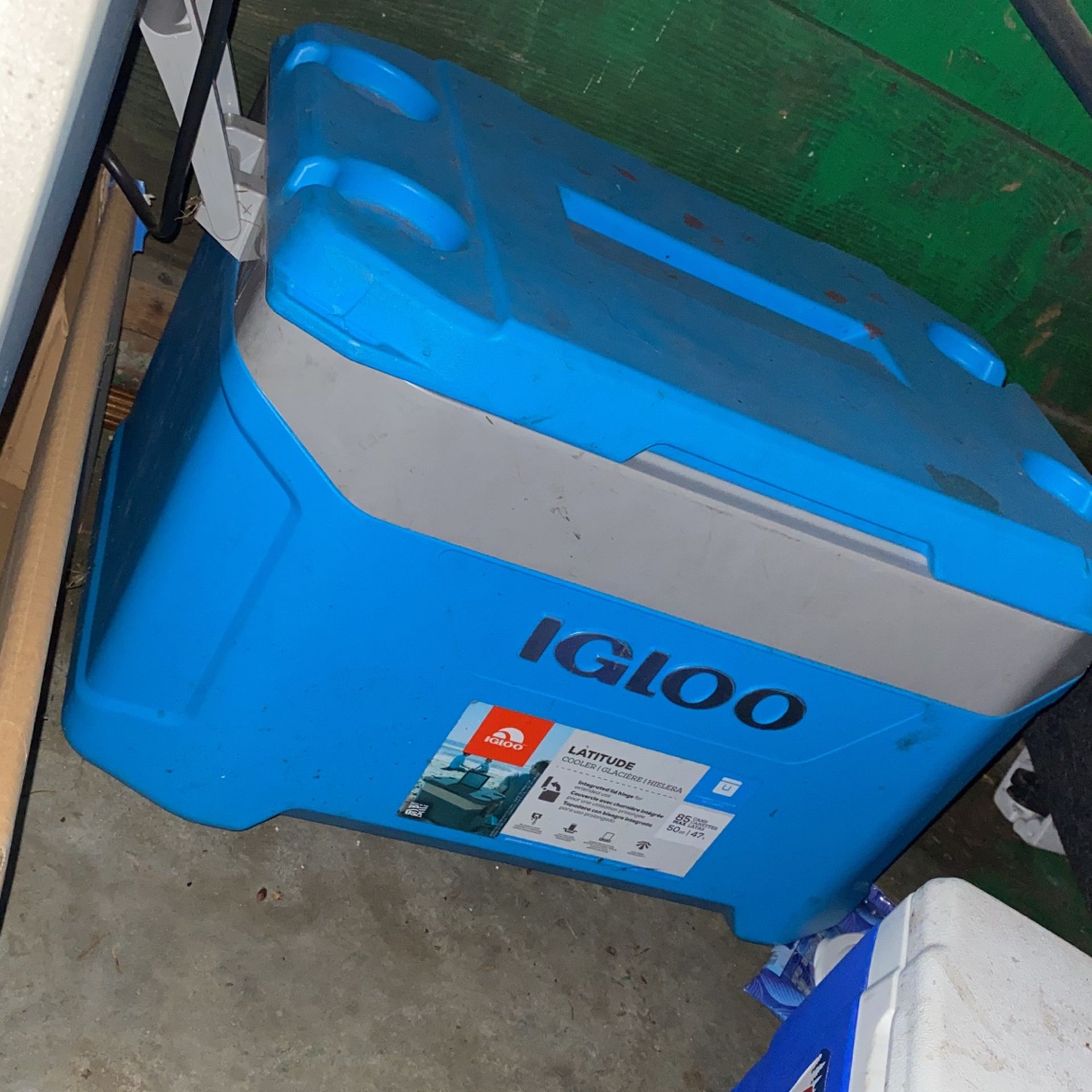 IGLOO Ice Cooler Chest 