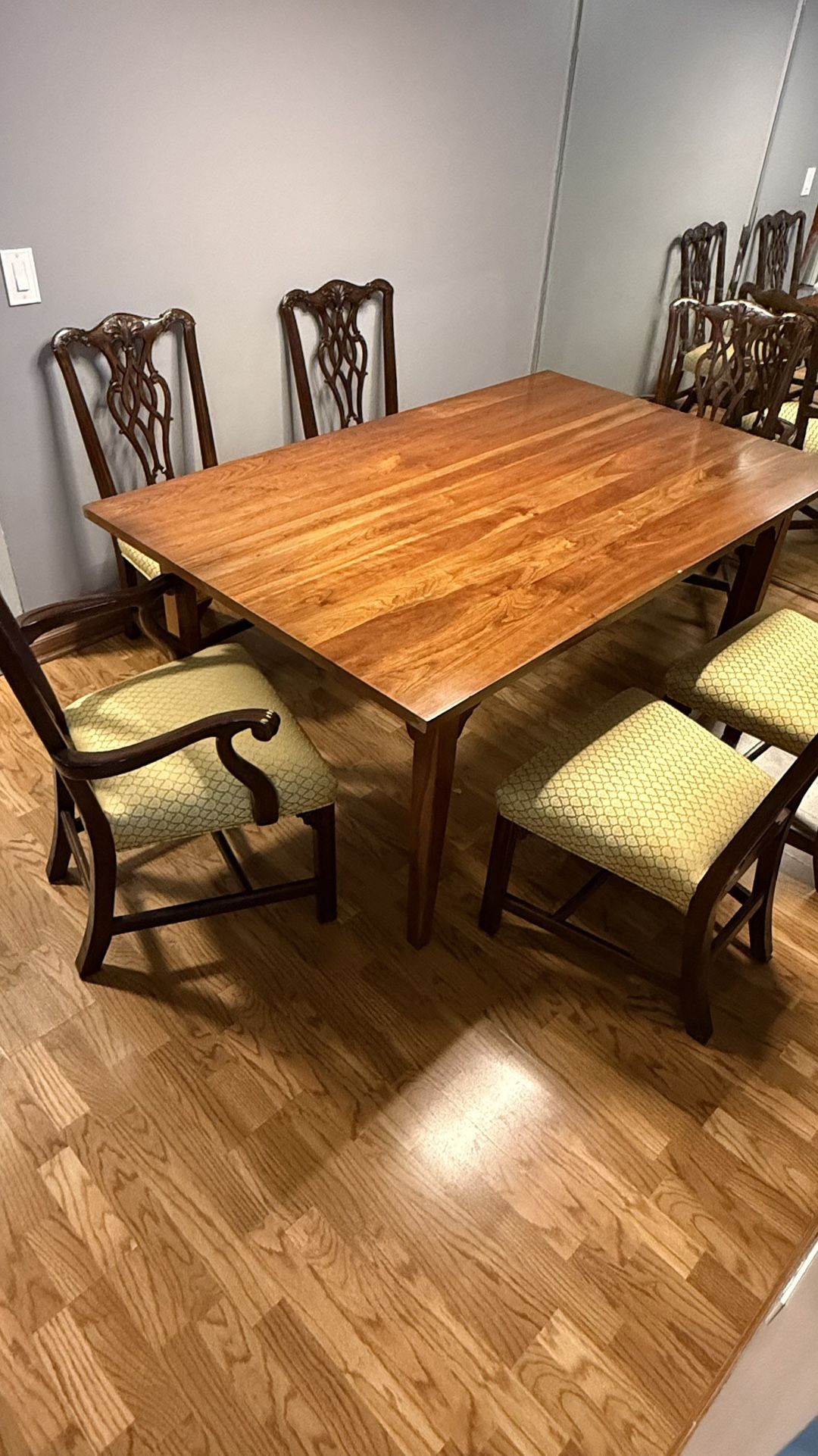 For Sale: Exquisite Wright Table Company Chippendale Style Dining Set - Table & 6 Chairs.
