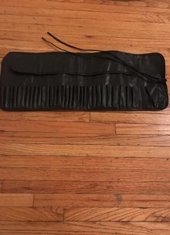 makeup brush holder