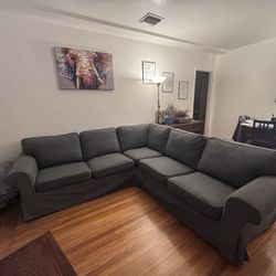 L-shaped couch (like new)