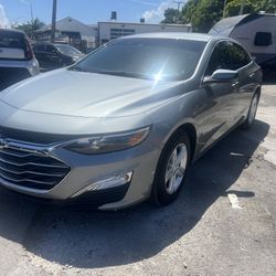 2025 Chevrolet Malibu Low Millage!! Like New 