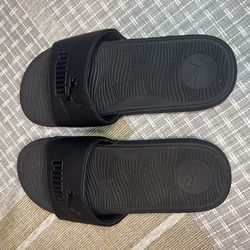 Black Pumas Sandals. Size 9.
