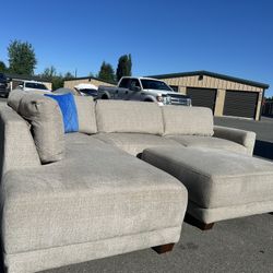 Sectional Couch 