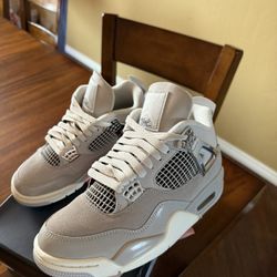 Retro Jordan 4s 