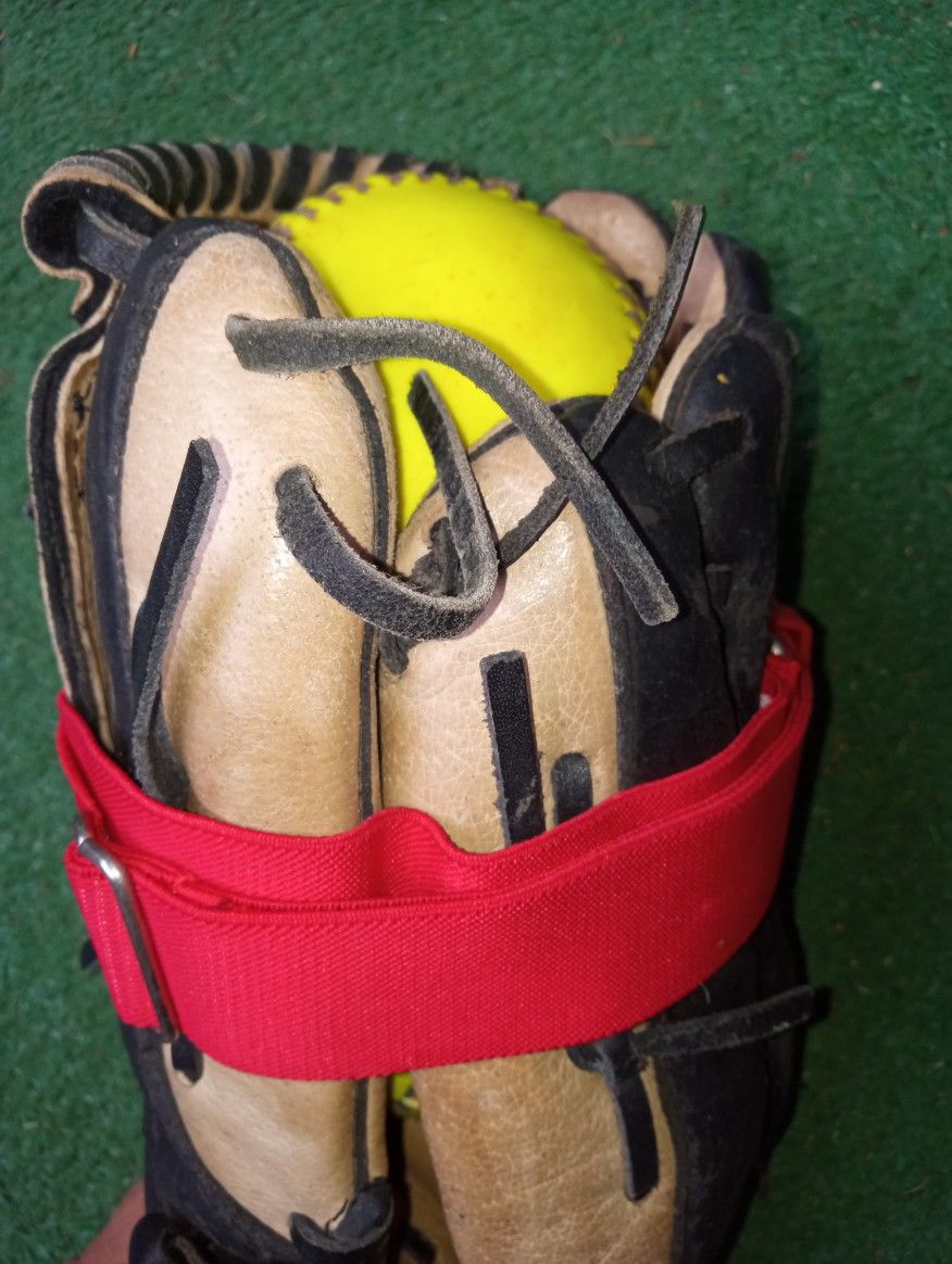 SOFTBALL 🥎 FAST PITCH SLOW PITCH 14 INCH &,13 INCH LEFTY