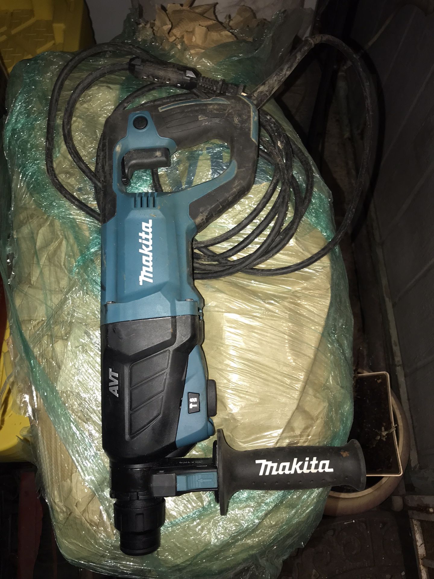 Makita Concrete Masonry Rotary Hammer Drill Power Tool
