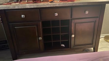 Wine bar cabinet