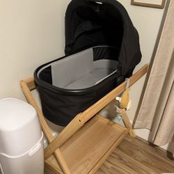 Uppababy V3 Bassinet With Stand