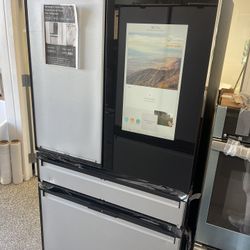 Samsung Family Hub Bespoke With Beverage Center  4 Door Fridge. Customizable Doors 