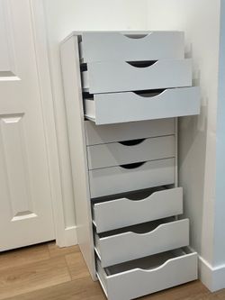 Naomi Home White Bianca 9-Drawer Chest of Drawers Freestanding Great Condition
