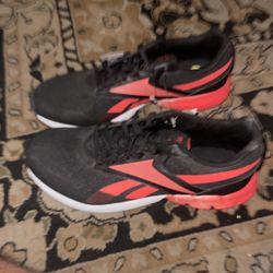 Reebok Mens Size 9