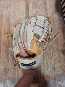 Outfield glove trading for catchers mitt
